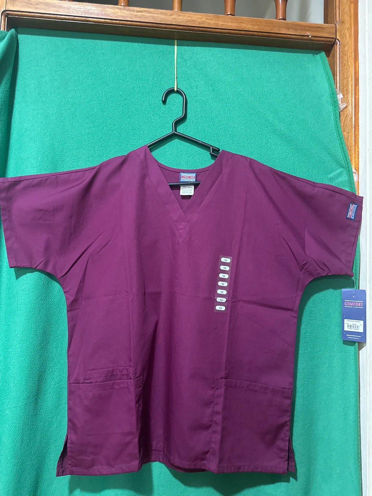 Chaqueta Cherokee Guinda obstetra